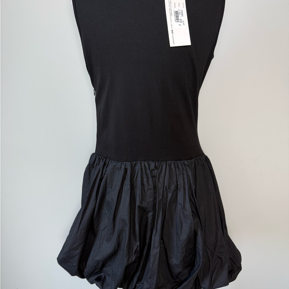 Chic Black Bubble Skirt Dress - Picture 3 of 4